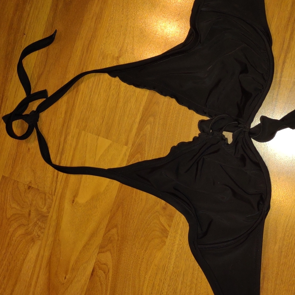NWOT halter bikini top, size 36 DD
